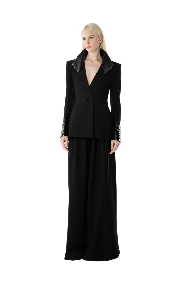 Lili Blanc EDGE BLAZER in tailored black blazer with structured fit, featuring notched lapels and front button closure.