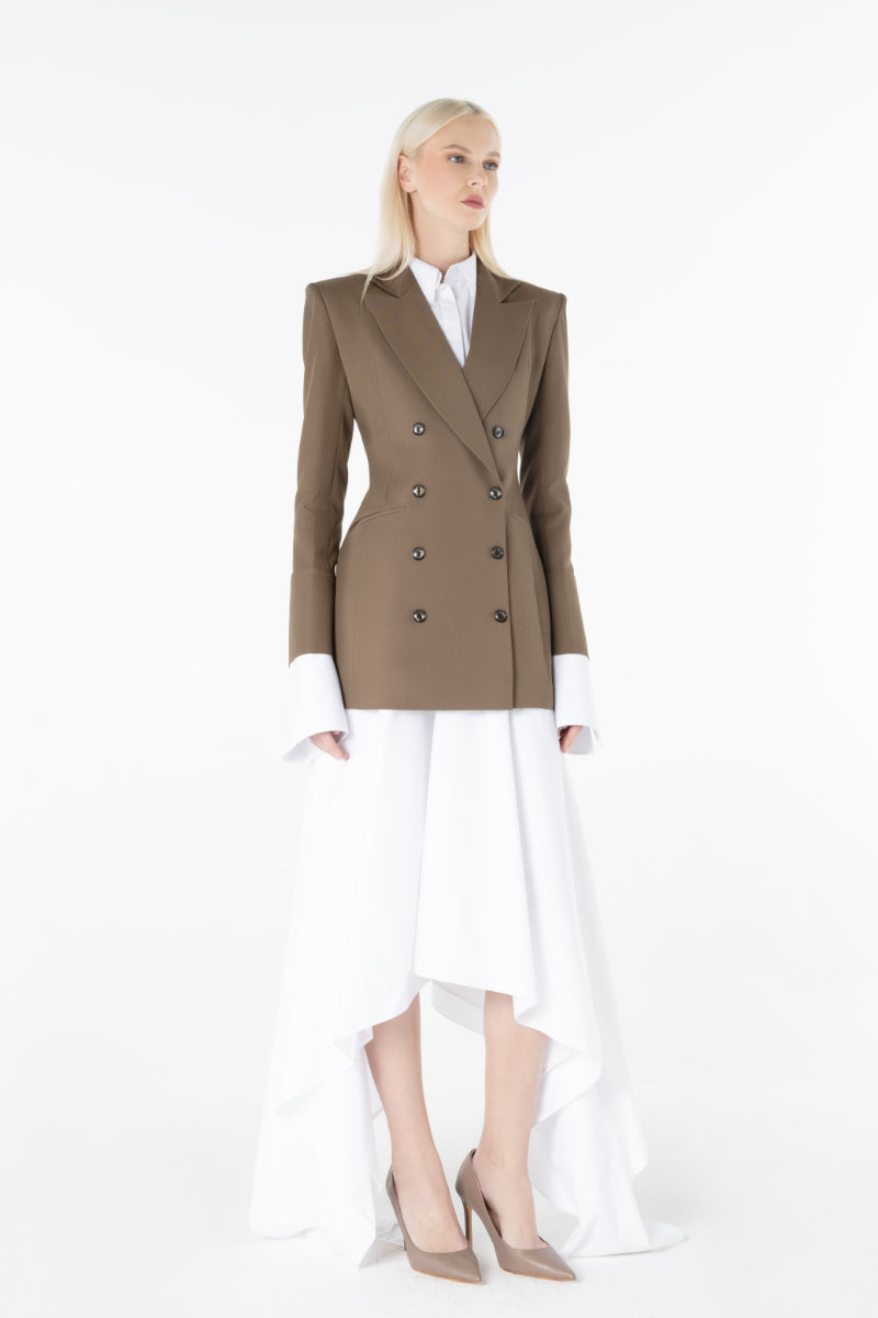 Lili Blanc FORM BLAZER in tailored black blazer style, featuring structured lapels and sleek fit, suitable for professional or casual wear.