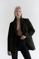 ZUT Madalena suede blazer, stylish women's jacket with a tailored fit and soft suede texture, shown in a neutral color.