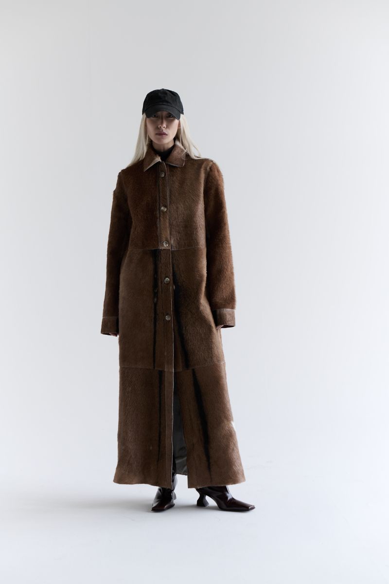 ZUT Flemington leather coat, stylish black coat with lapel collar and sleek design, perfect for fall and winter wear.