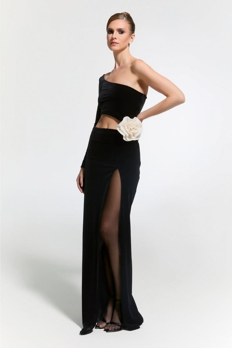 SR NUR KARAATA X CULT MIA RITZ WHITE ROSE DRESS - CULT MIA