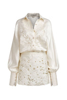 Le Thanh Hoa Alien White Flower co-ords outfit set with a white floral top and matching pants, stylish and comfortable for casual wear.