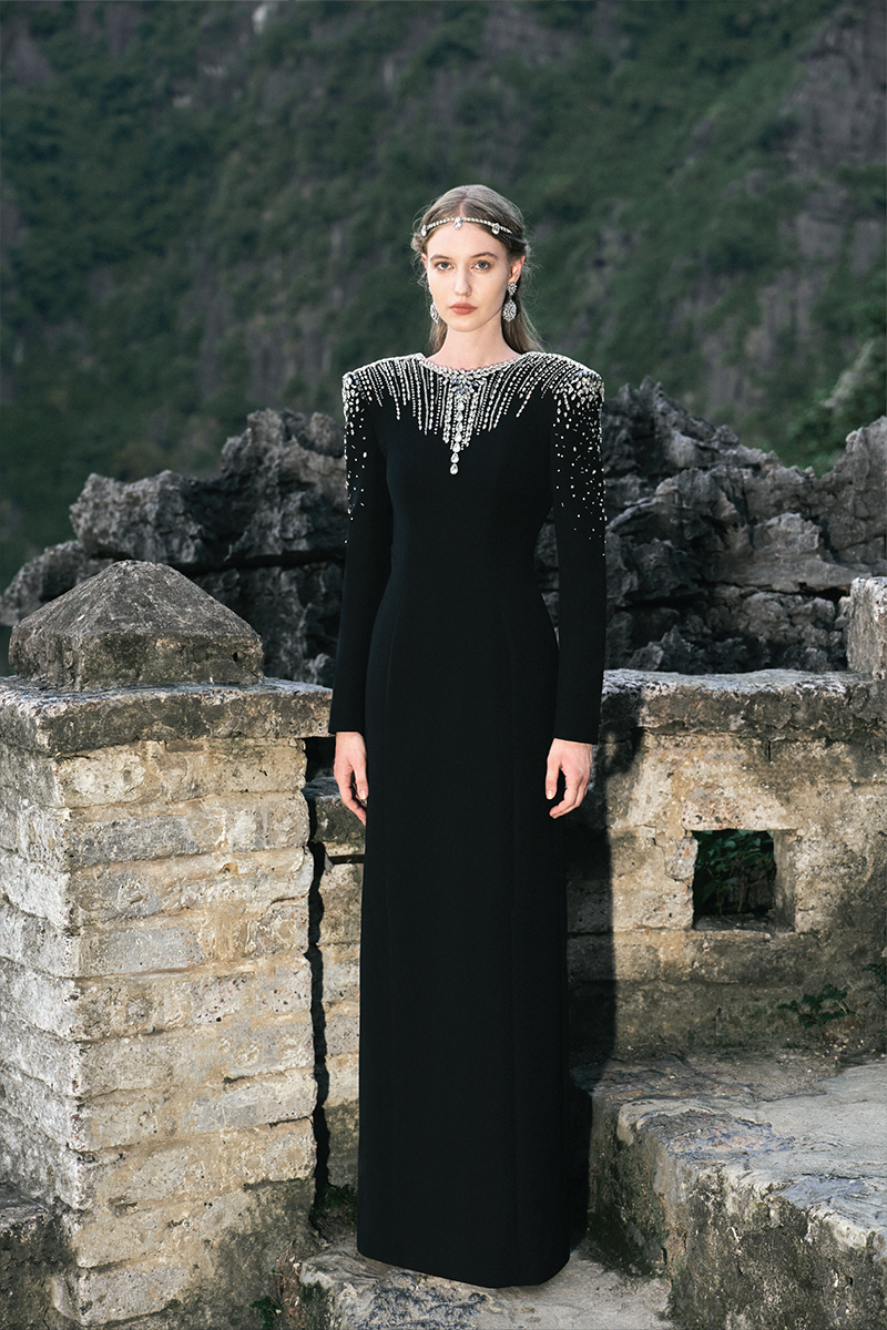 BLACK LONG SLEEVE OPEN BACK GOWN - CULT MIA