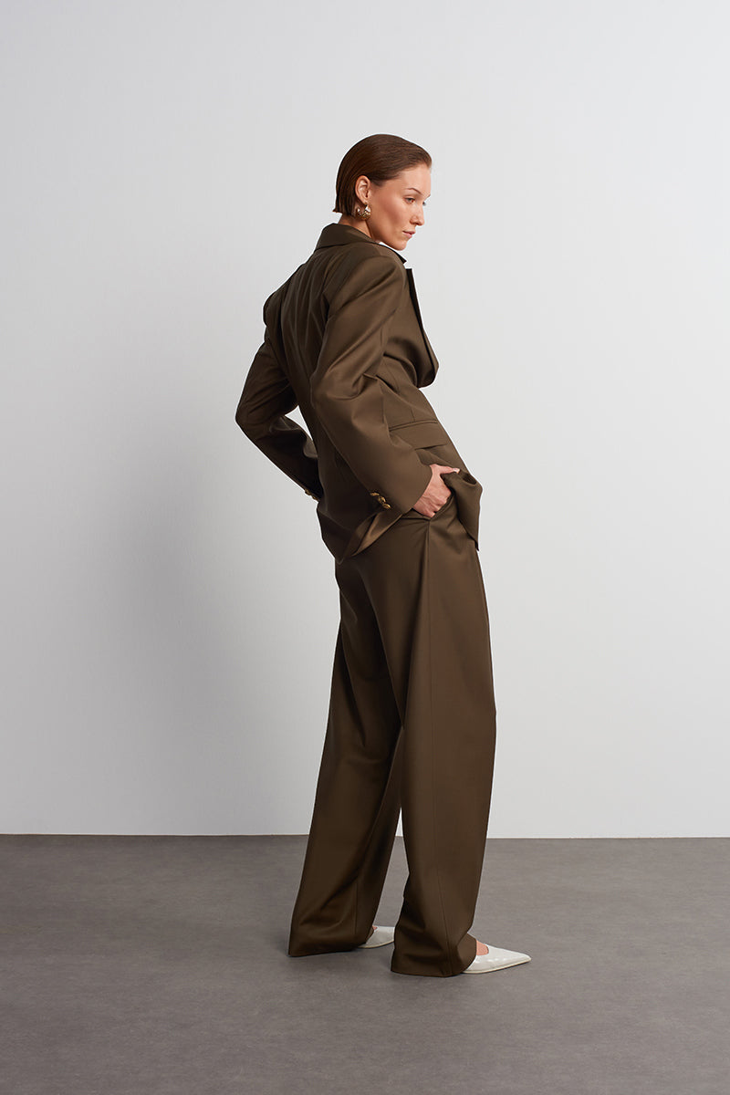 Acaria Studio Earth Blazer in Hazelnut Brown, tailored blazer with a classic fit, displayed on a neutral background.