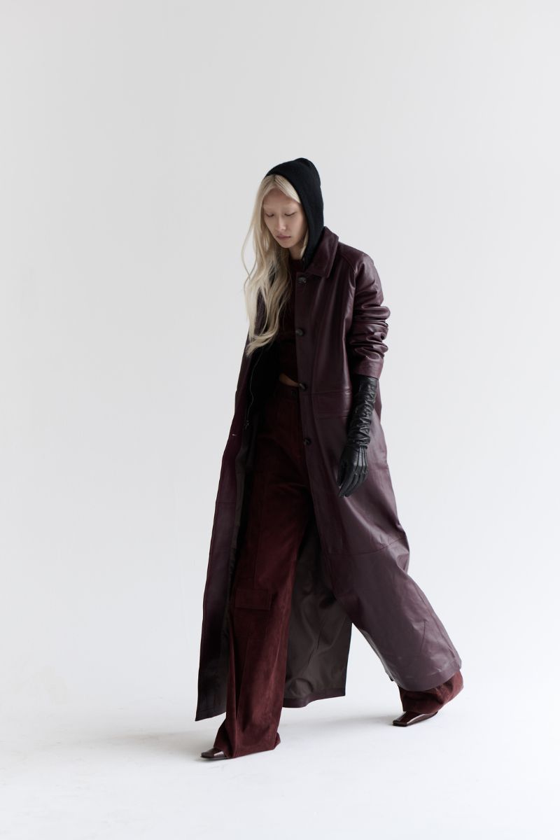 ZUT Palermo leather coat in brown, stylish long coat with smooth leather texture, front buttons, and classic collar.