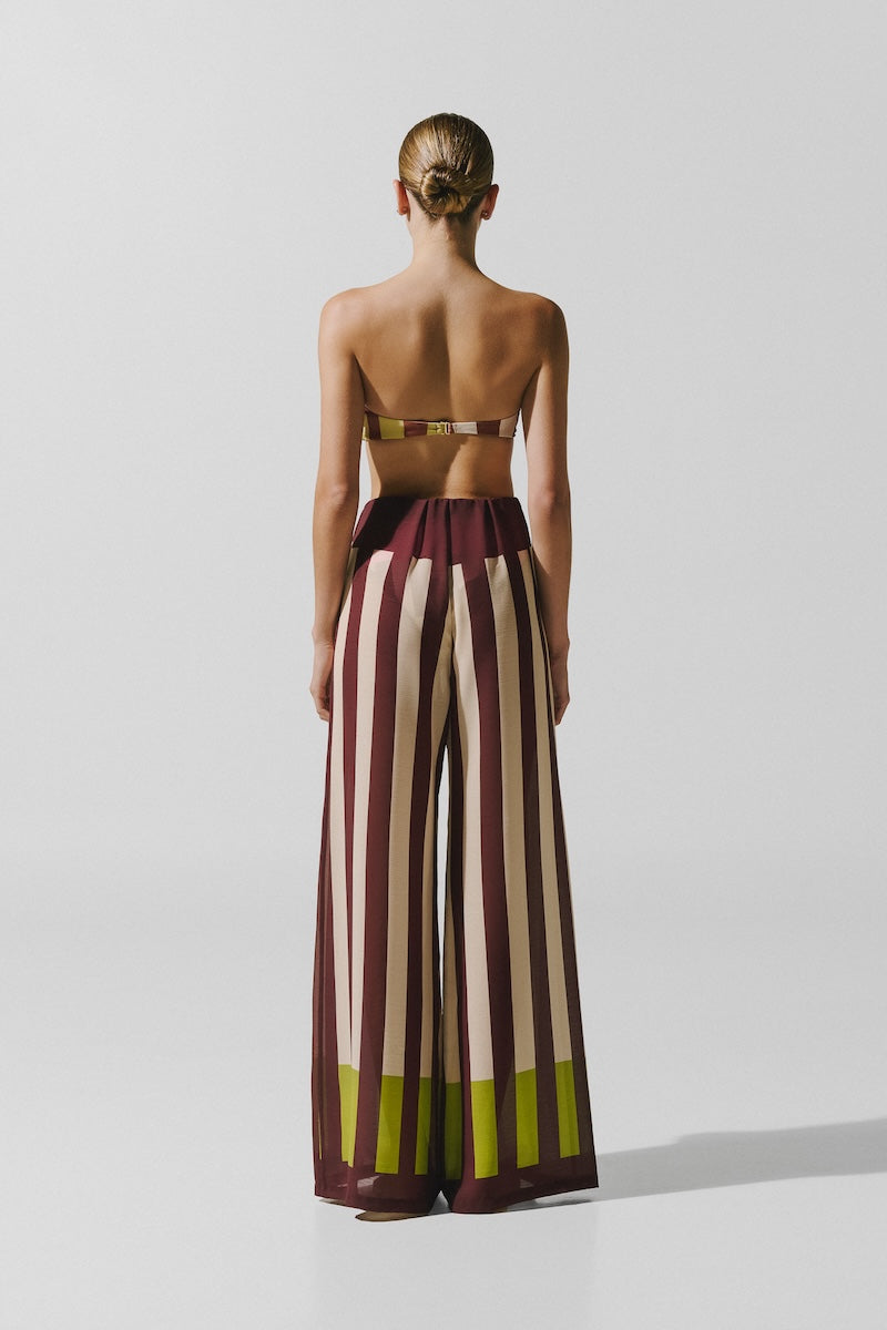 Baobab Lulu pants in Oliva Rose with a relaxed fit, featuring soft fabric and a stylish, comfortable design.
