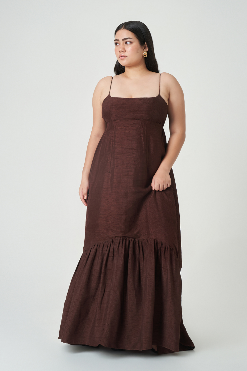 AMARA DRESS IN DARK WALNUT - CULT MIA