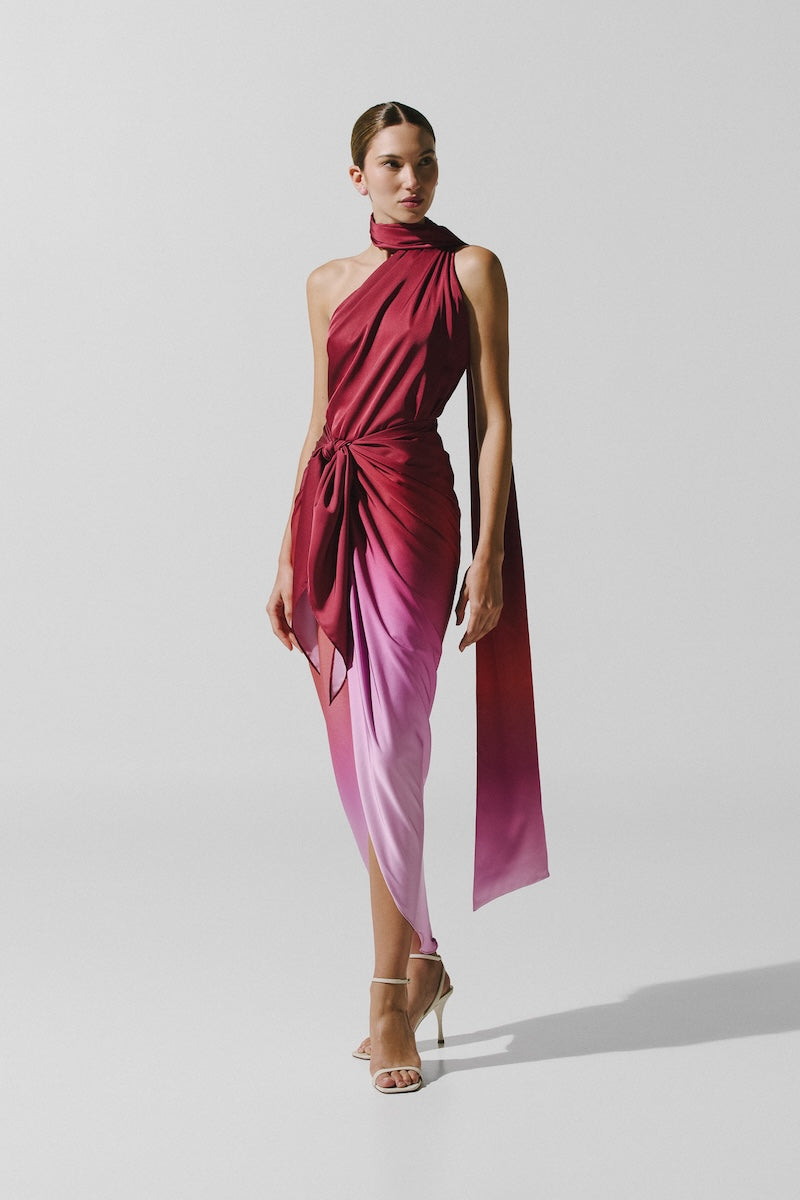 Baobab LORA maxi dress in Tramonto Bordó with flowing fabric and elegant design, perfect for stylish occasions.