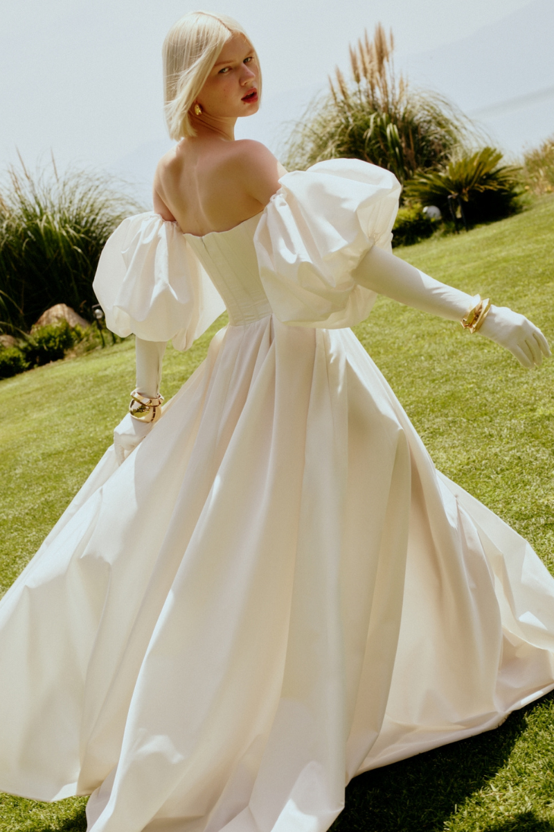 STRAPLESS MAXI CORSET DRESS WITH REMOVABLE PUFFY SLEEVES - CULT MIA