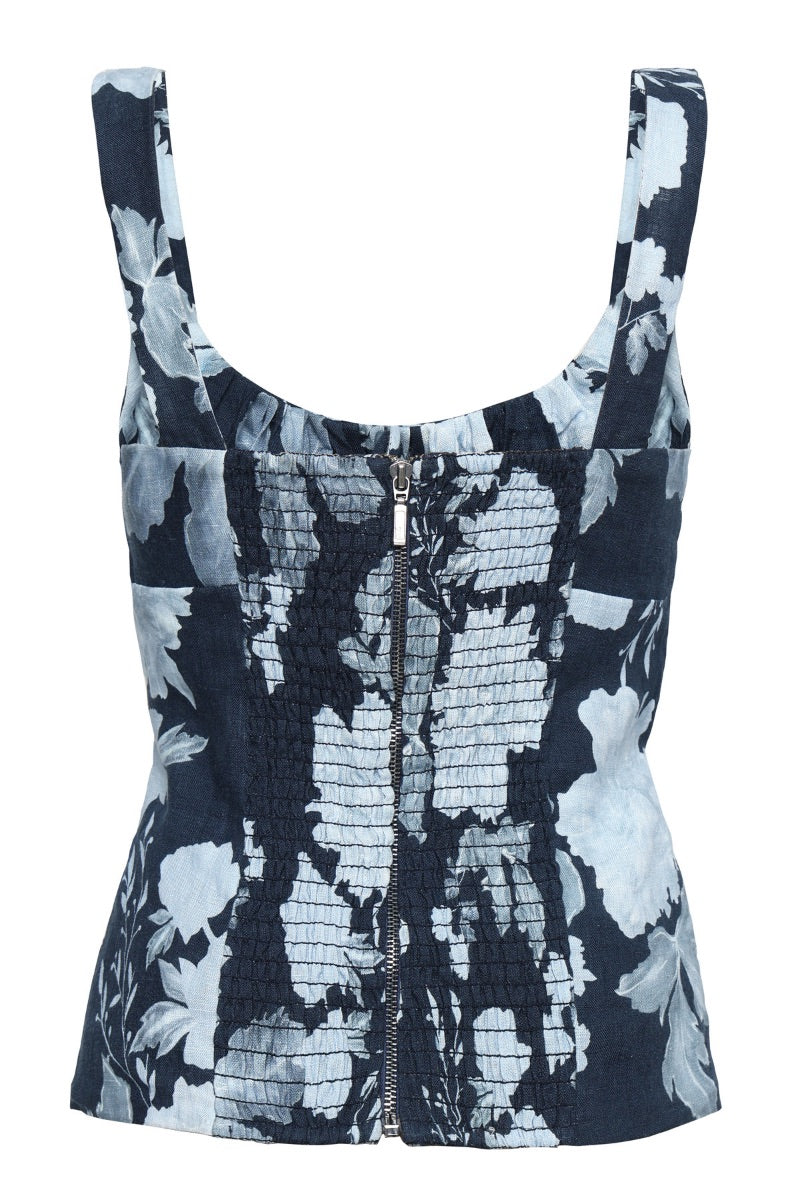 Summer Away Lille top in midnight blue, sleeveless blouse with a relaxed fit and round neckline, perfect for casual wear.