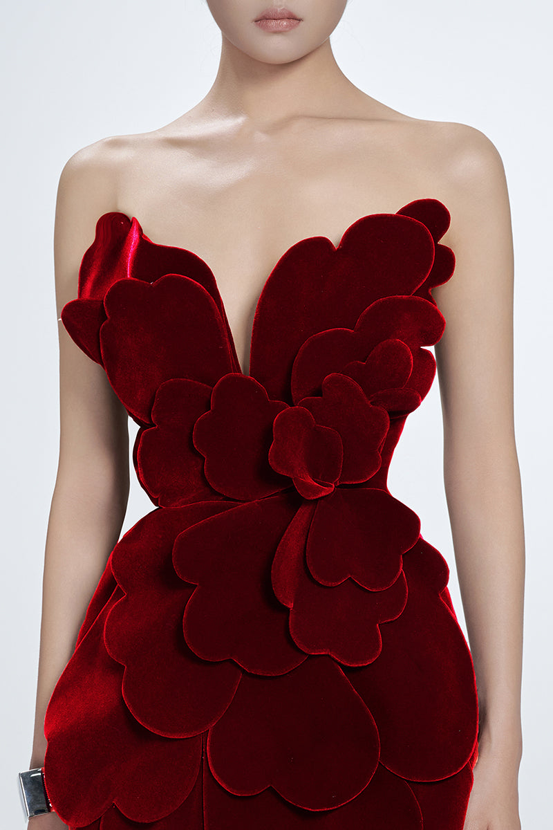 V-NECK PETAL STRAPLESS VELVET MAXI DRESS IN RED - CULT MIA