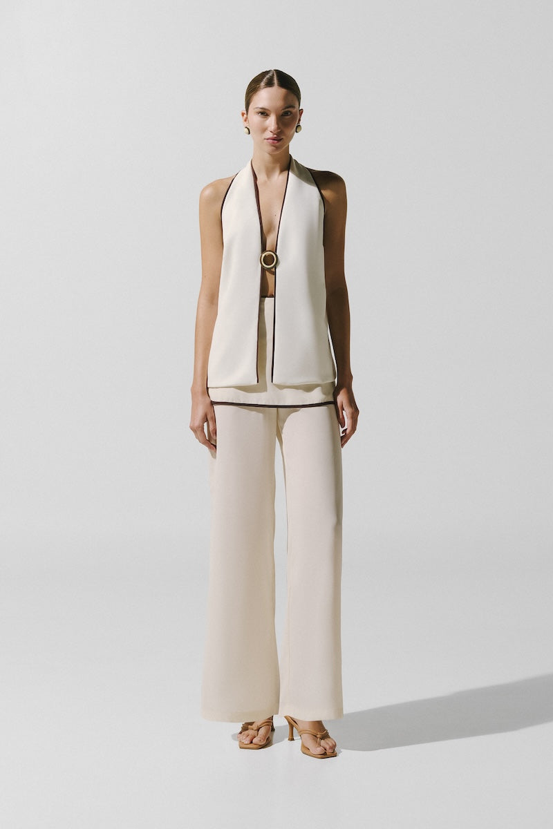 Baobab Bianca vest in cappuccino, sleeveless knit vest with a relaxed fit, displayed on a neutral background.