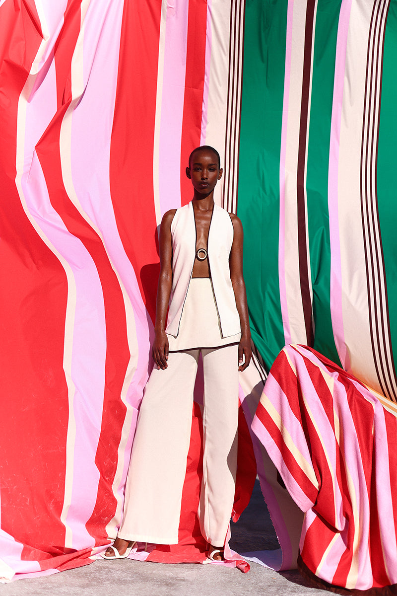 Baobab Bianca vest in cappuccino, sleeveless fashion vest with a soft, textured fabric, styled for casual wear.