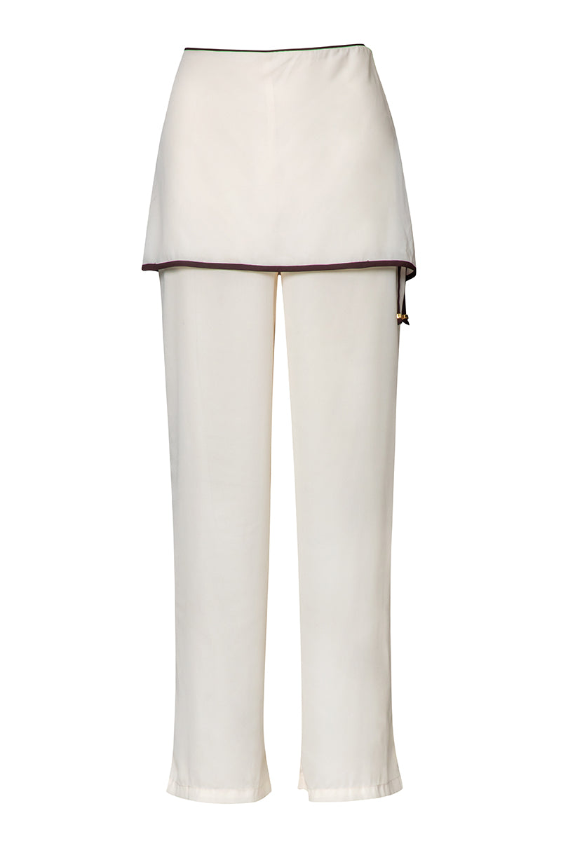 Baobab Renata pants in cappuccino, stylish women's casual pants with a relaxed fit and soft fabric, shown on a model.
