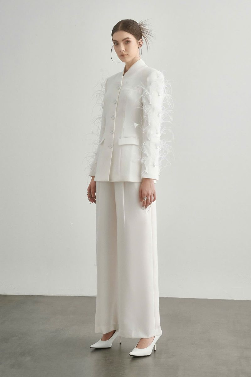 JANE BLAZER IN WHITE - CULT MIA