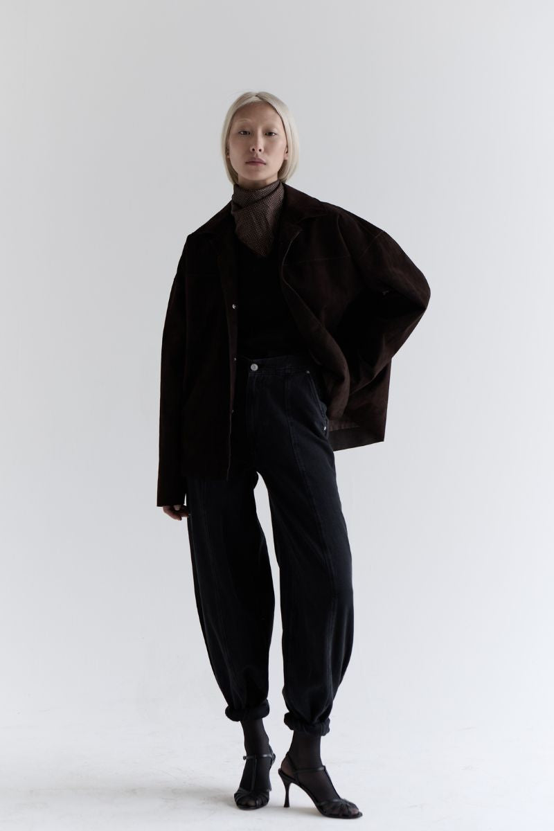 ZUT Meydan suede jacket, stylish brown jacket with a classic collar and button closure, displayed on a hanger.