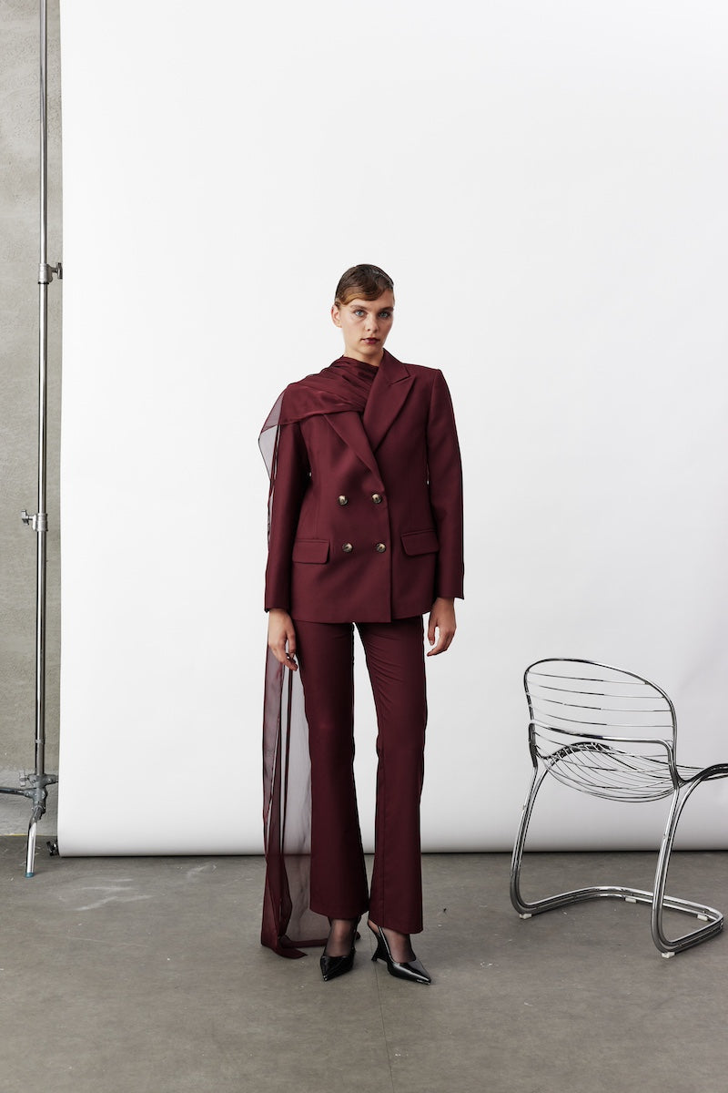 Nazlı Ceren Elodie Bordeaux jacket shown with long sleeves, tailored fit, and classic collar in rich Bordeaux color.