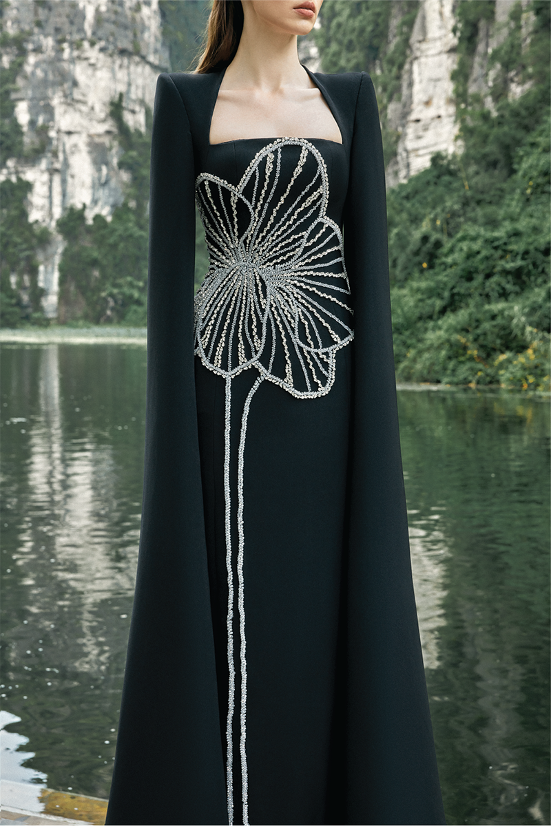 CRYSTAL FLORAL PATTERNED BLACK GOWN - CULT MIA