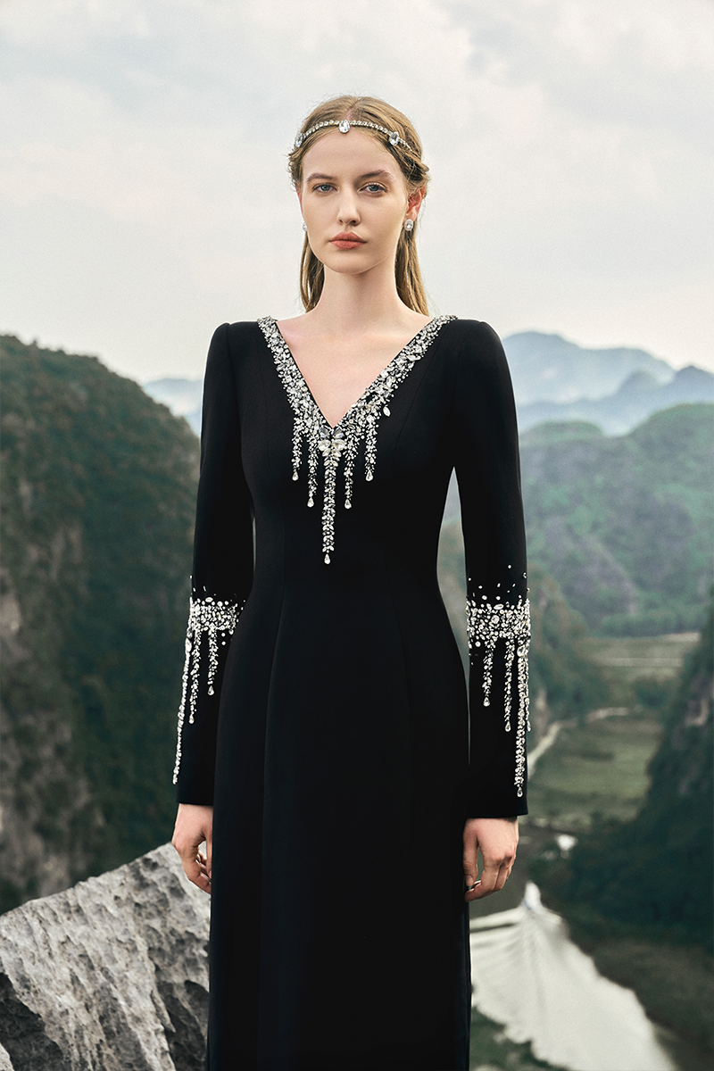 BLACK V-NECK BACK SLIT GOWN - CULT MIA