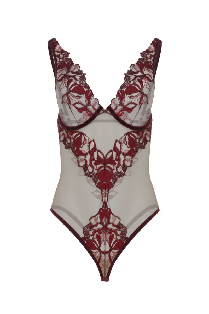 Entos Oolog Body in Burgundy, a stylish fitted bodysuit with long sleeves and scoop neckline, displayed on a hanger.