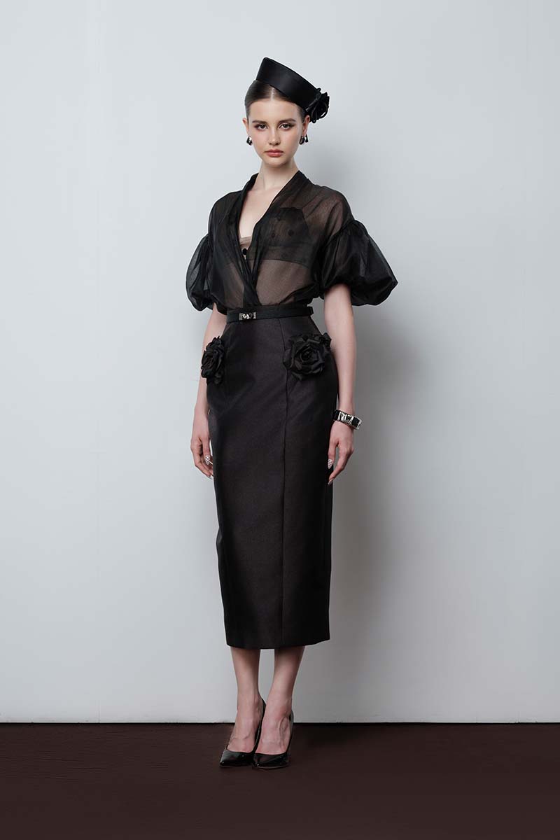 Do Long Nostalux Co-Ord set featuring a matching top and trousers in a stylish, modern design.