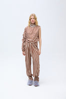 ColoReve Octavien pants in brown striped fabric, tailored fit with classic design and side pockets, casual and stylish.