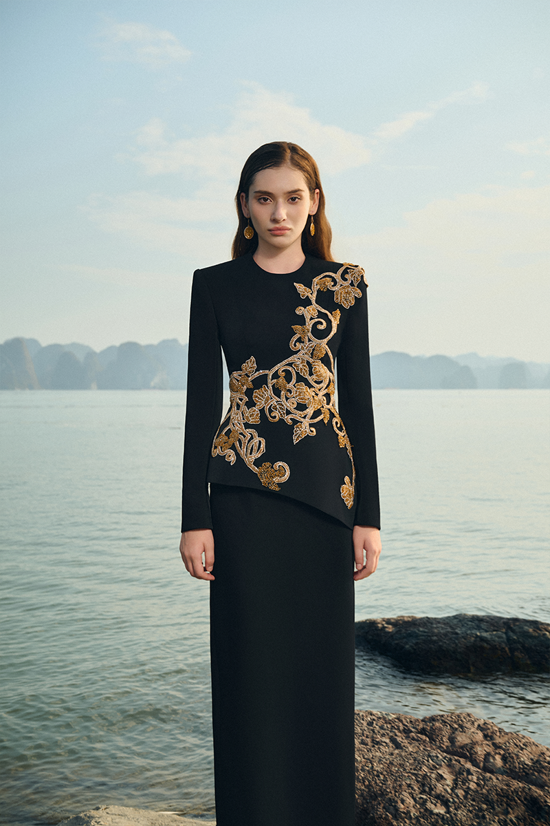 Tracy Studio long sleeve round neck straight gown, elegant dress with a simple silhouette and smooth fabric.