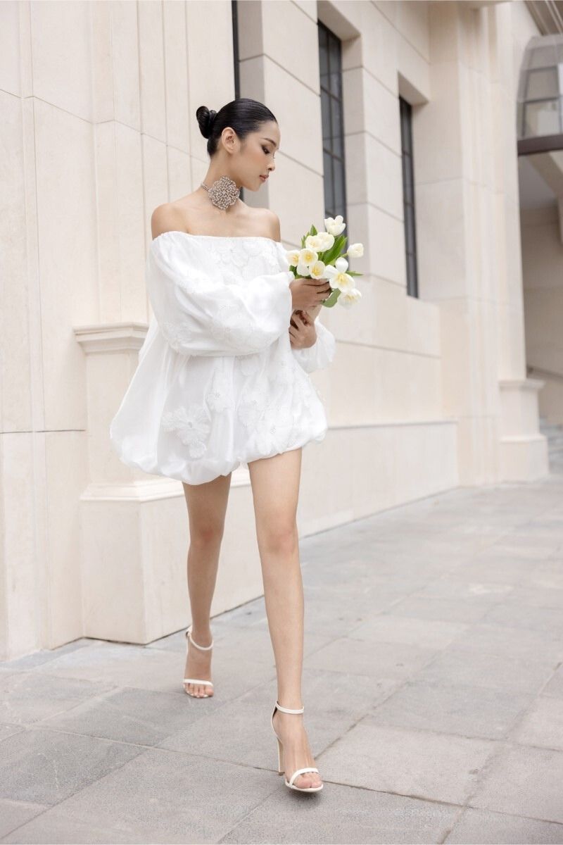AIMEE WHITE SHINY SILK 3D FLORAL MINI DRESS - CULT MIA