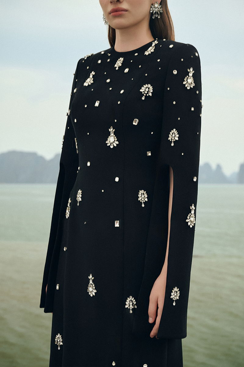 ROUND NECK CRYSTAL EMBELLISHED DRESS - CULT MIA