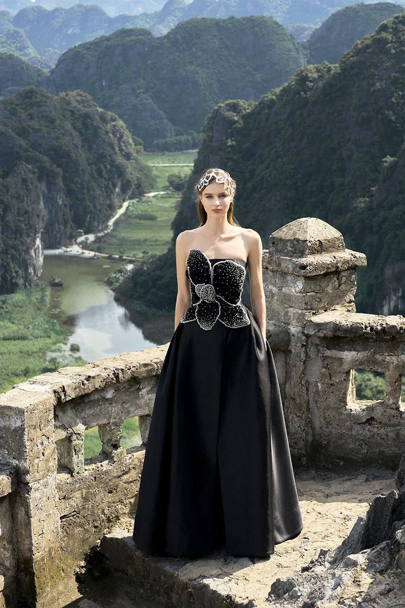 BLACK STRAPLESS ORCHID PATTERNED A-LINE GOWN - CULT MIA