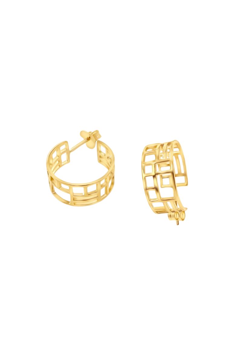 Sara Shala Colosseo yellow gold vermeil mini earrings, small and elegant earrings with a polished gold finish.