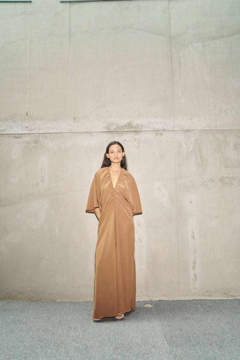 URA EVA DRESS IN TOFFEE