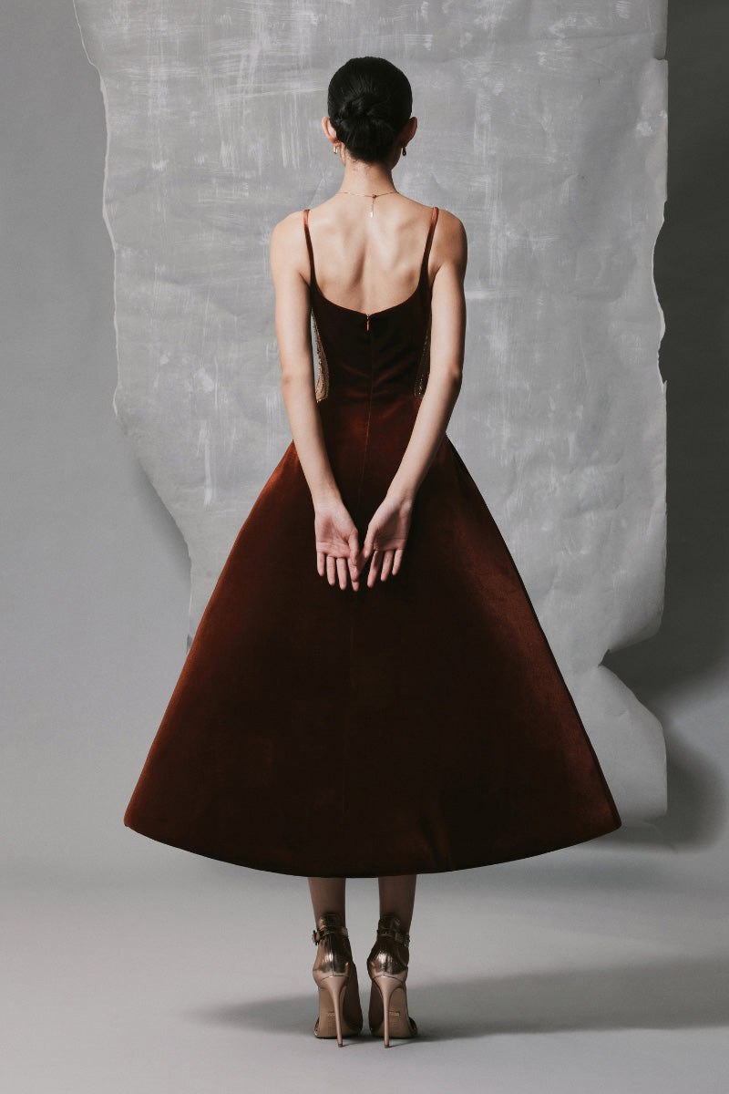 BROWN VELVET A-LINE MIDI DRESS WITH GOLD-BEADED DETAIL | CULT MIA | Phan Huy BROWN VELVET A-LINE MIDI DRESS WITH GOLD-BEADED DETAIL | CULT MIA | Phan Huy
