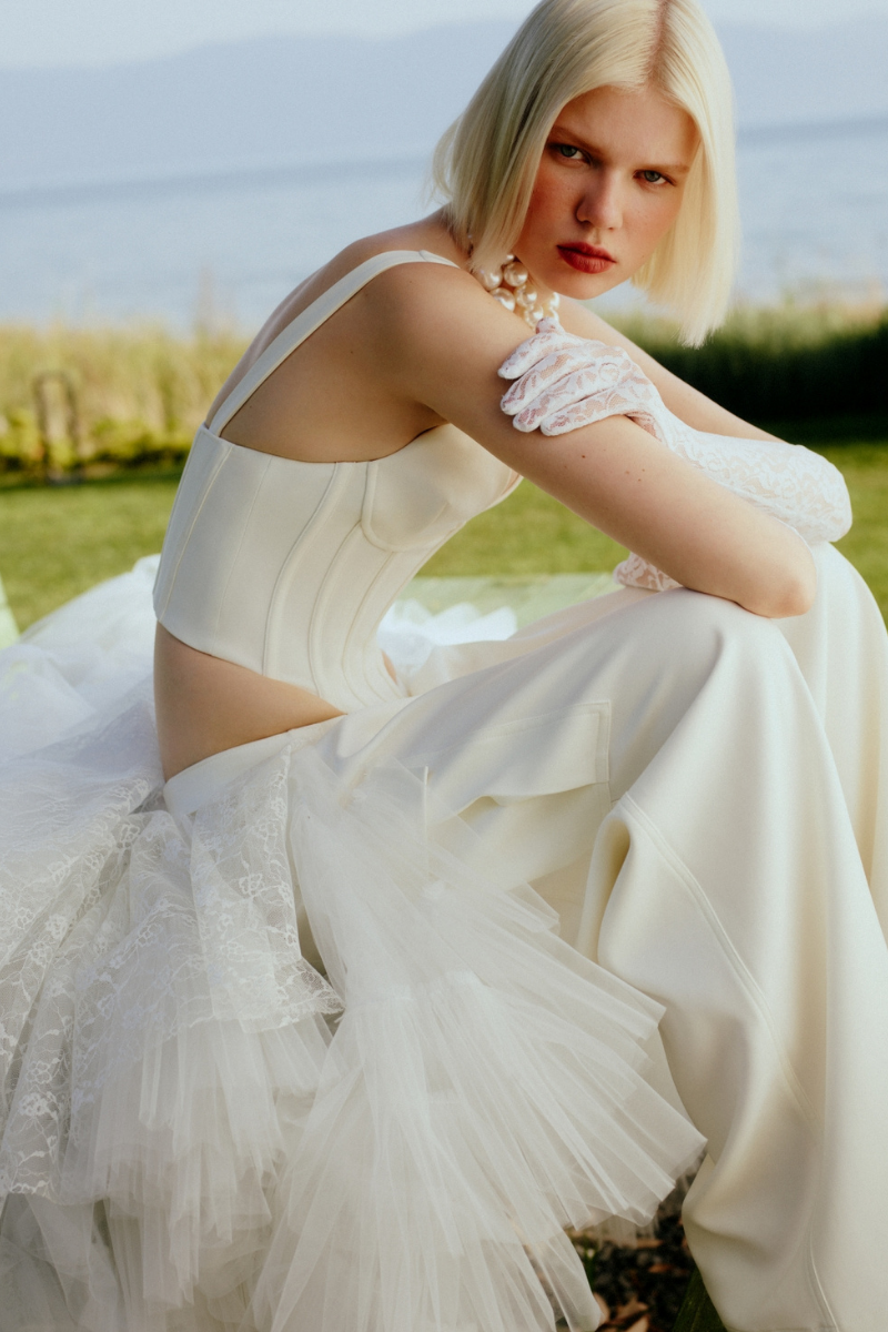 WHITE CREPE CORSET TOP - CULT MIA