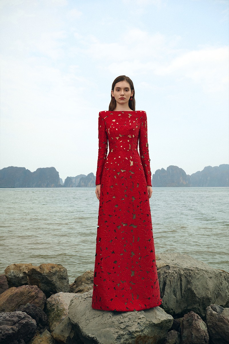LONG SLEEVES BOAT NECK FLORAL LASERCUT DRESS - CULT MIA