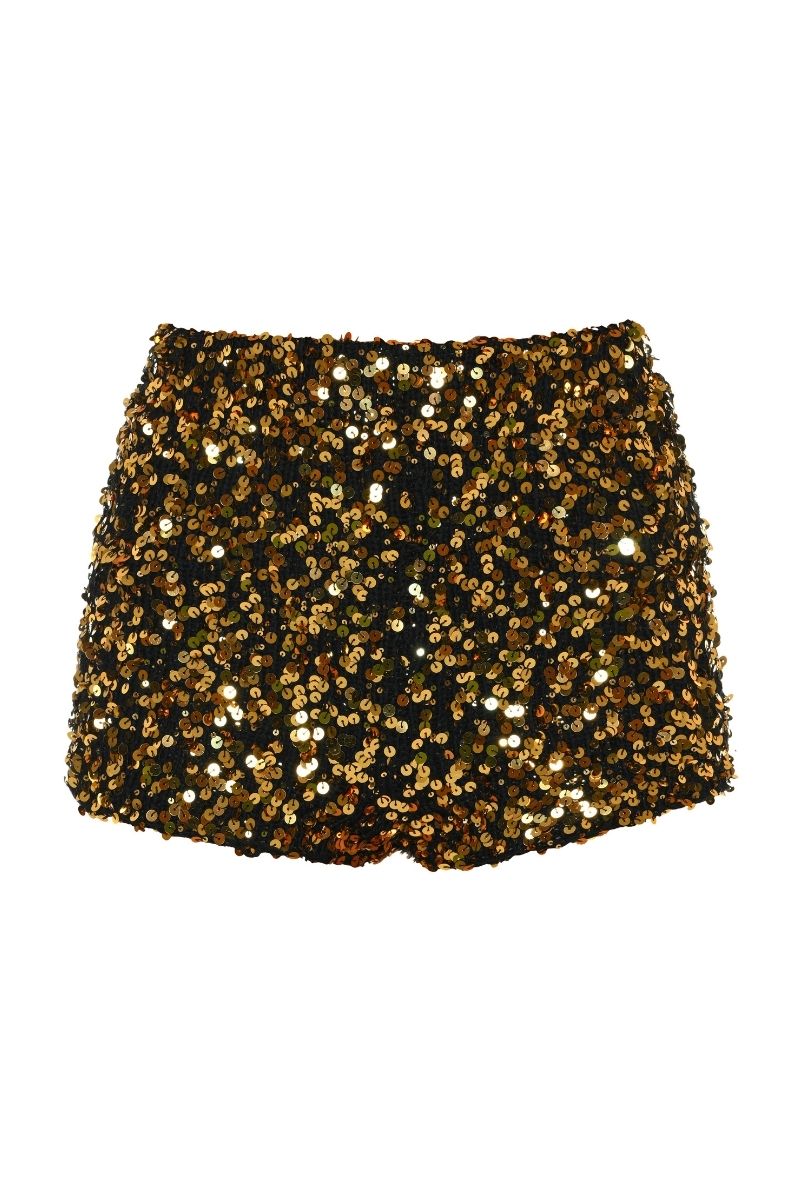 Lalo Salue shorts in gold, stylish casual shorts with a relaxed fit and metallic gold color, shown on a model.