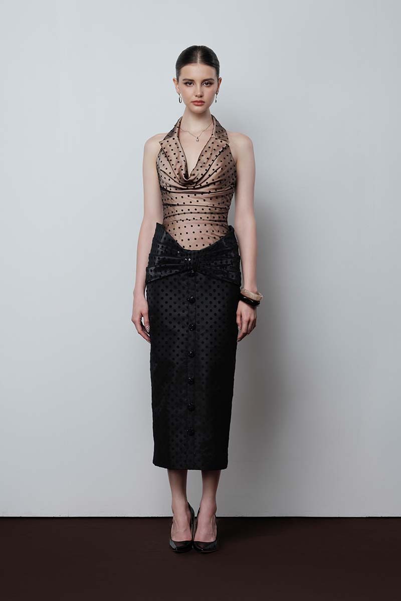 Do Long Chronique midi dress in soft fabric, featuring a flowing silhouette and elegant design perfect for casual or formal wear.