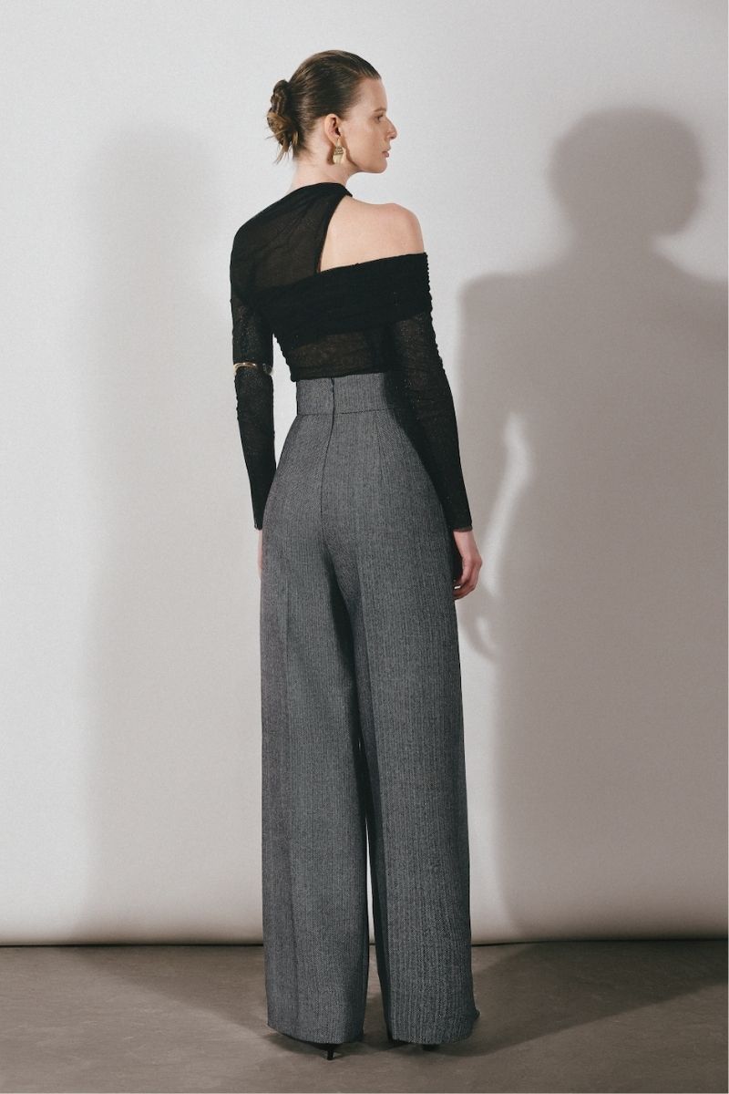 BLACK DRAP ASYMMETRIC OFF-SHOULDER TOP - CULT MIA