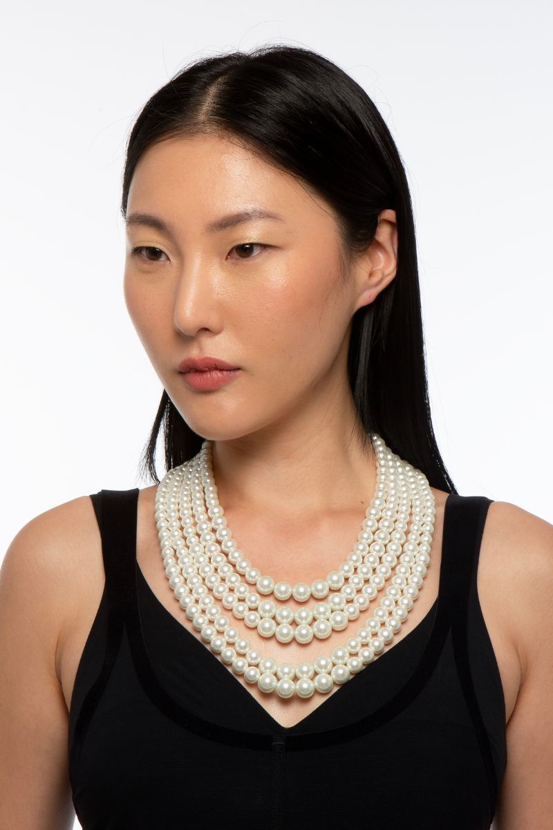 Silver necklace by Silvia Gnecchi featuring a sleek, elegant design with a delicate chain and minimalist style.