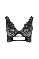 Entos KYO black lingerie set featuring a supportive bra with lace details and matching panties, stylish and comfortable for everyday wear.