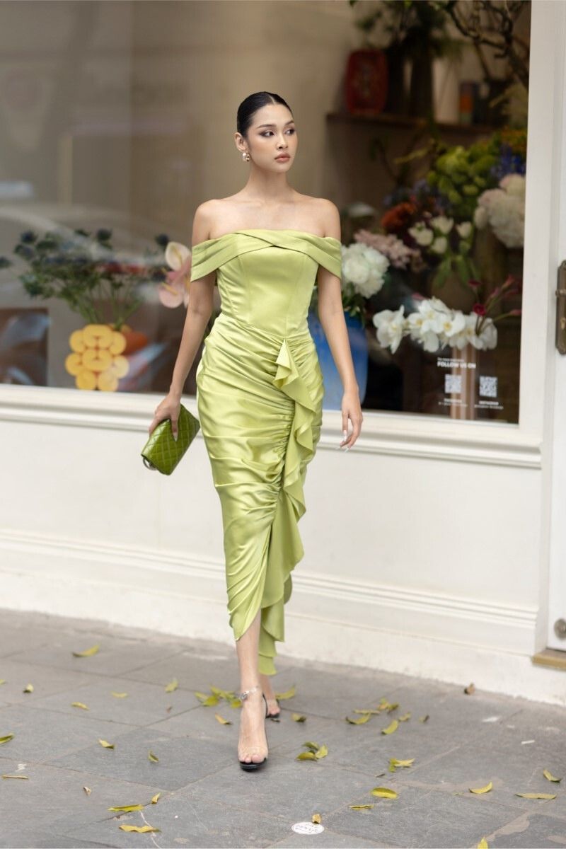 NAAVA GREEN SILK SATIN OFF-SHOULDER MIDI DRESS - CULT MIA