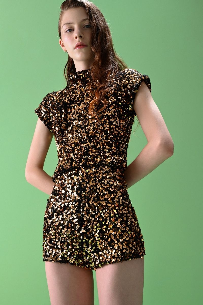 SALUE SHORTS IN GOLD - CULT MIA