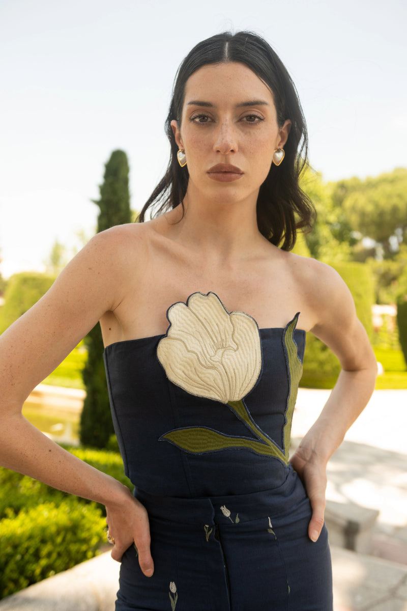 LOVELY TULIP TOP IN NAVY - CULT MIA