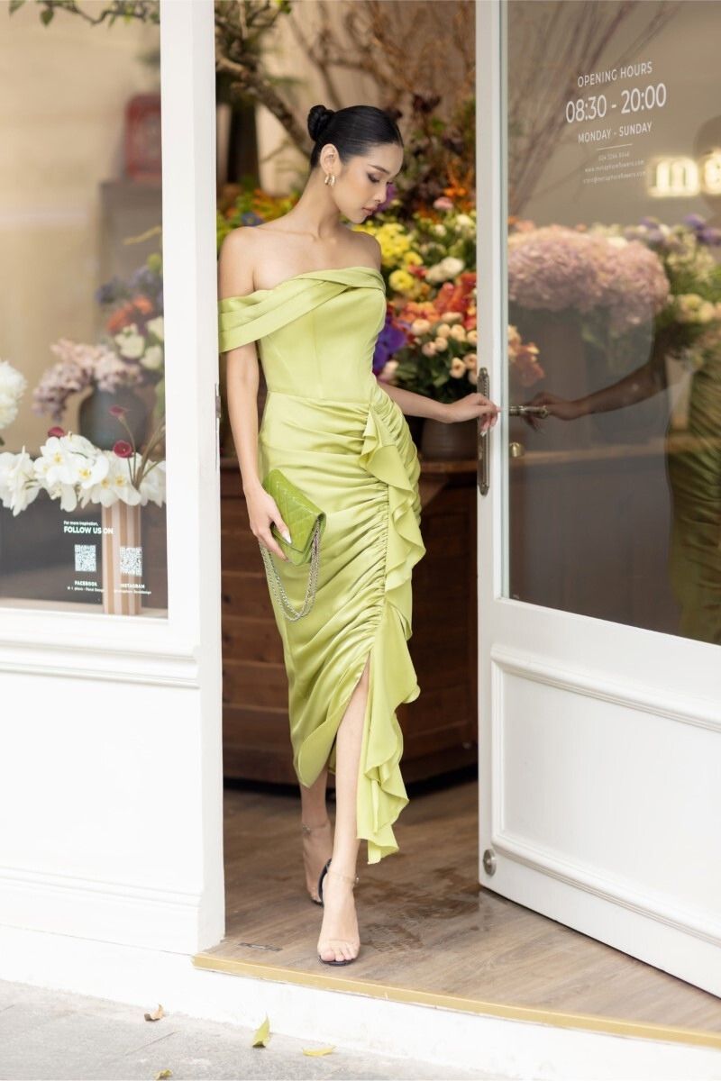 NAAVA GREEN SILK SATIN OFF-SHOULDER MIDI DRESS - CULT MIA