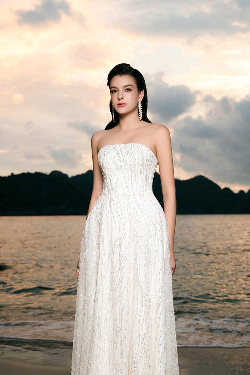 STRAPLESS WAVY CRYSTAL EMBELLISHED DRESS - CULT MIA