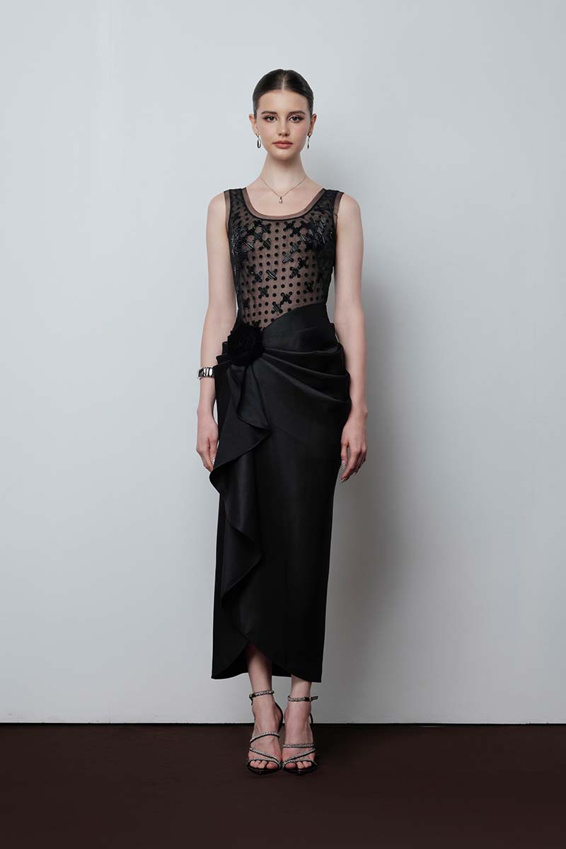 Do Long velvet blossom midi dress featuring a flowing silhouette and floral pattern, perfect for elegant occasions.