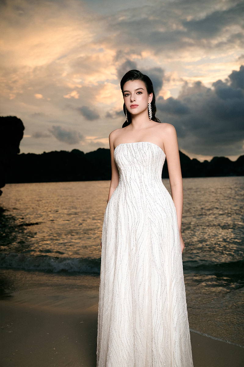 STRAPLESS WAVY CRYSTAL EMBELLISHED DRESS - CULT MIA