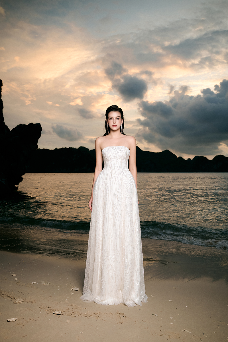 STRAPLESS WAVY CRYSTAL EMBELLISHED DRESS - CULT MIA
