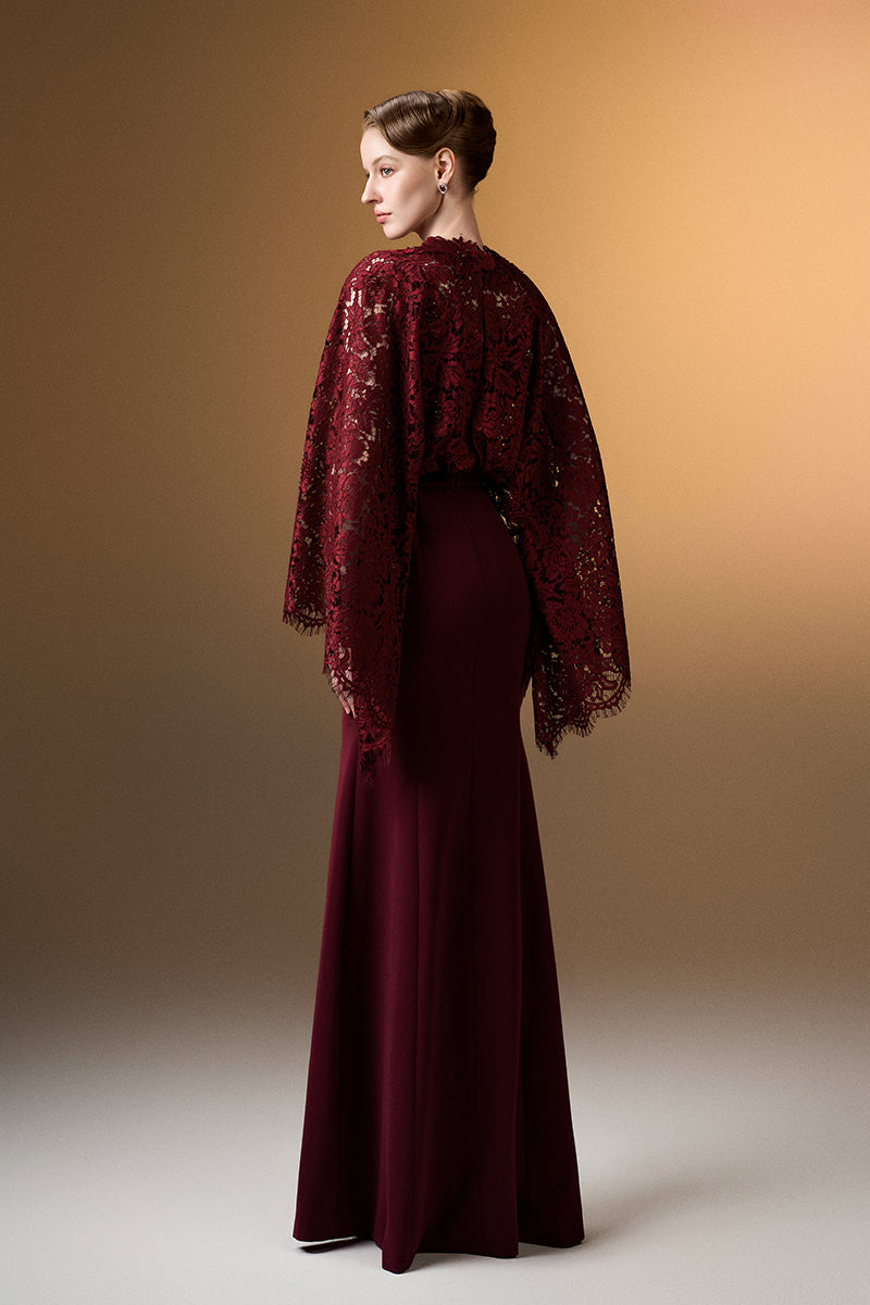 Dark red mermaid gown with kimono sleeves, made of crepe fabric and French lace by I.H.F.