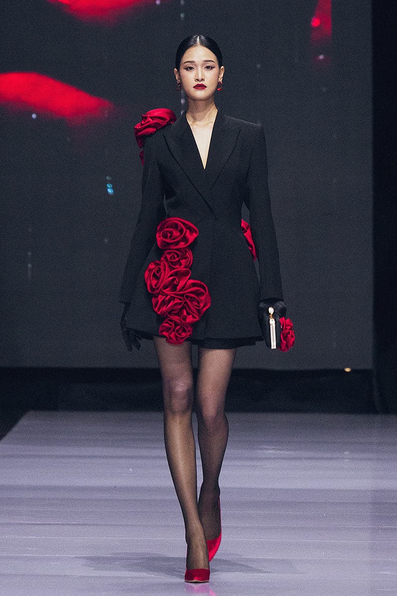 BLACK ROSE TWILL BLAZER DRESS - CULT MIA